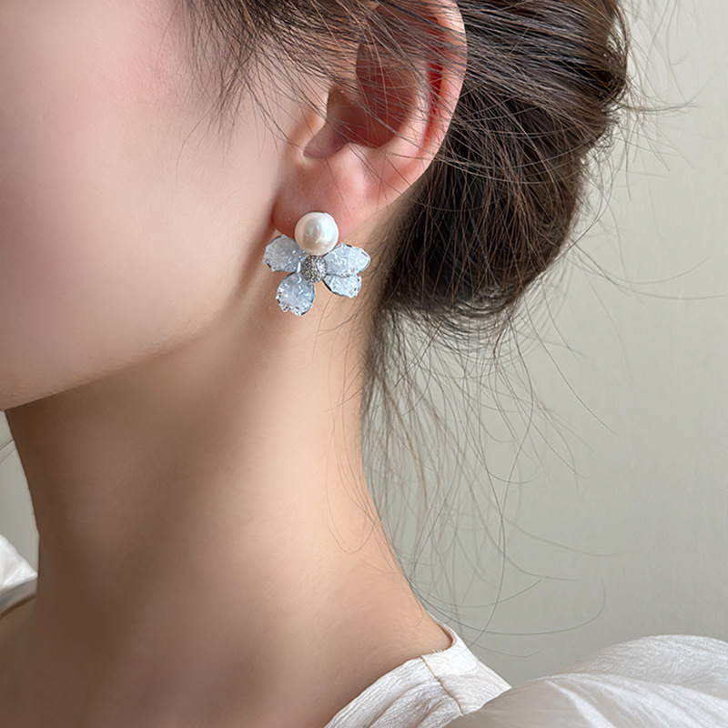1 Pair Sweet Flower Alloy Ear Studs display picture 3