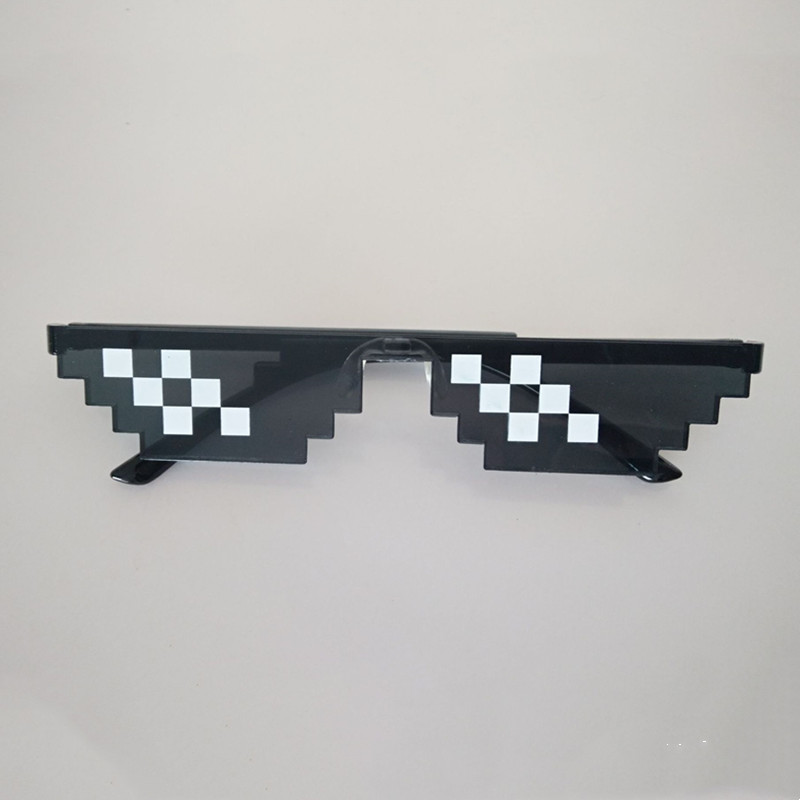 Exaggerated Funny Artistic Mosaic Pc Acrylic Resin Special-shaped Mirror Full Frame Clips Women's Sunglasses display picture 3