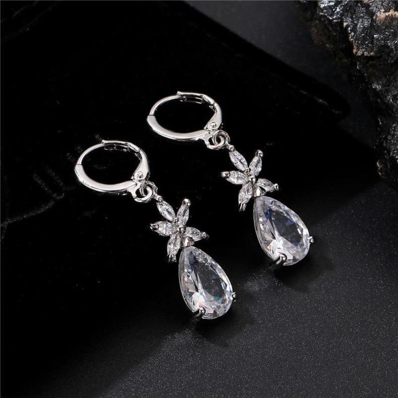 1 Pair Simple Style Water Droplets Plating Inlay Copper Zircon Rhodium Plated Drop Earrings display picture 4