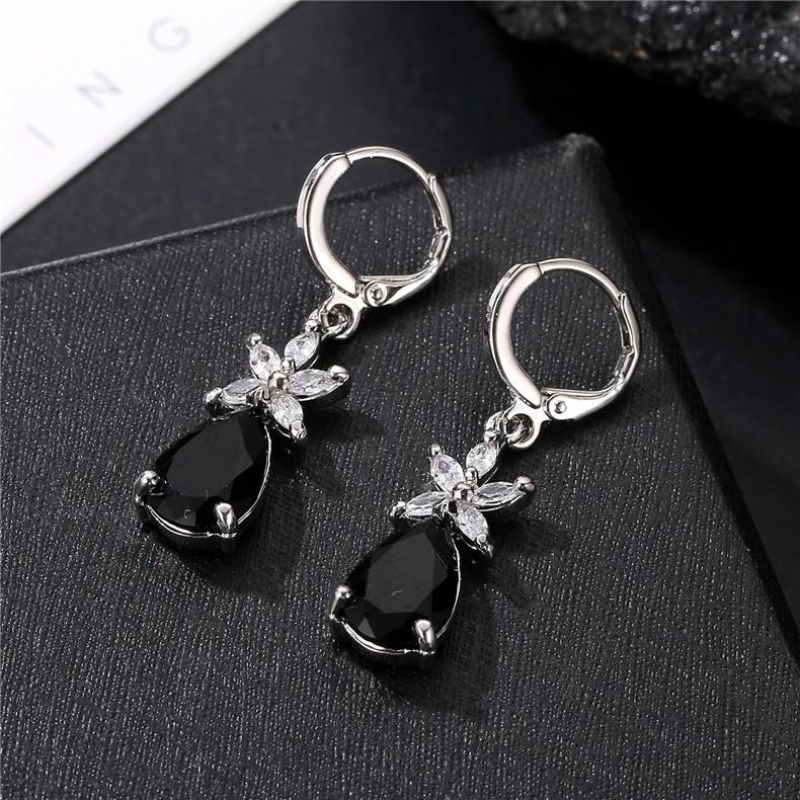 1 Pair Simple Style Water Droplets Plating Inlay Copper Zircon Rhodium Plated Drop Earrings display picture 6