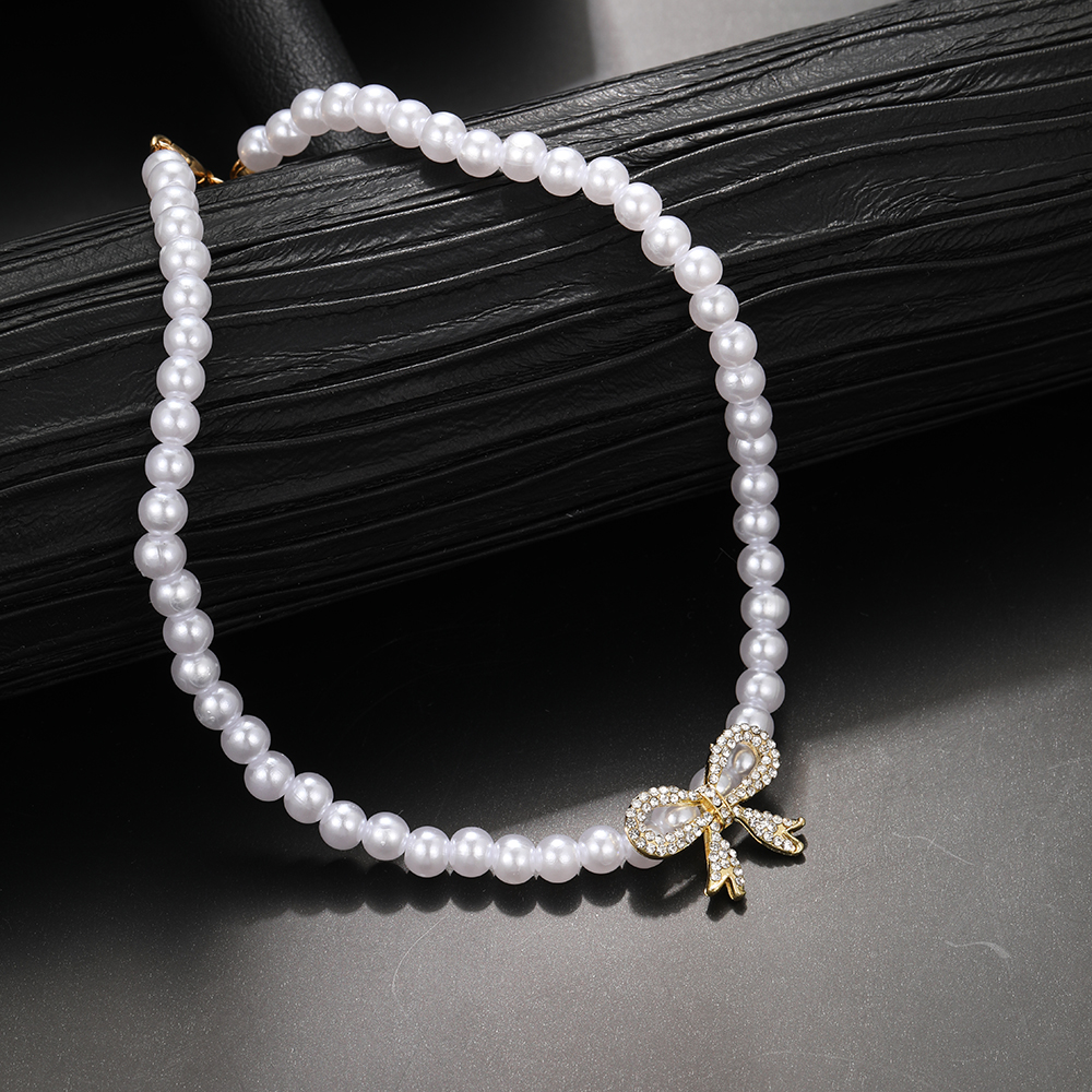 Elegant Classic Style Bow Knot Imitation Pearl Beaded Women's Necklace display picture 4