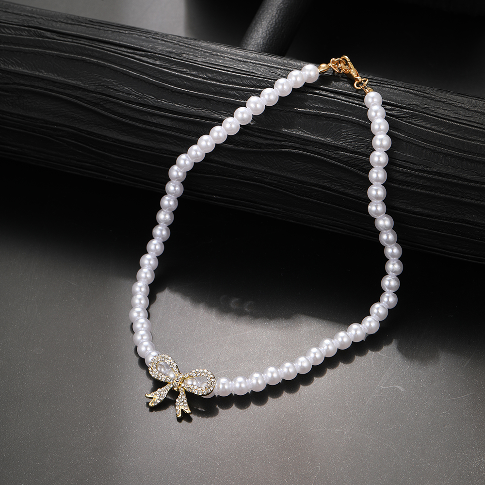 Elegant Classic Style Bow Knot Imitation Pearl Beaded Women's Necklace display picture 5