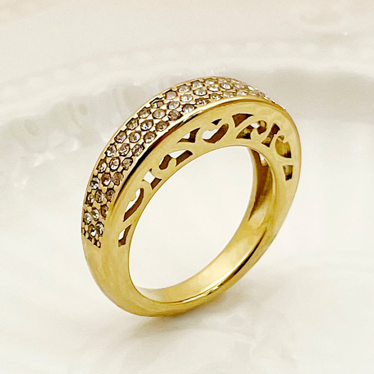 Simple Style Solid Color Stainless Steel Plating Inlay Rhinestones Gold Plated Rings display picture 1