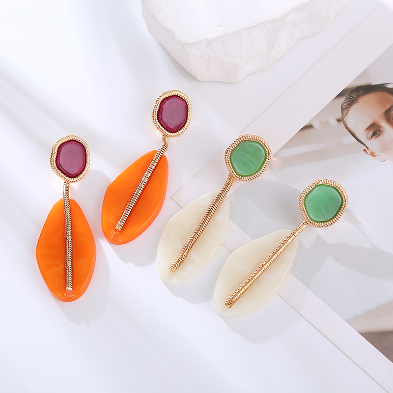 1 Pair Casual Oval Alloy Resin Drop Earrings display picture 2