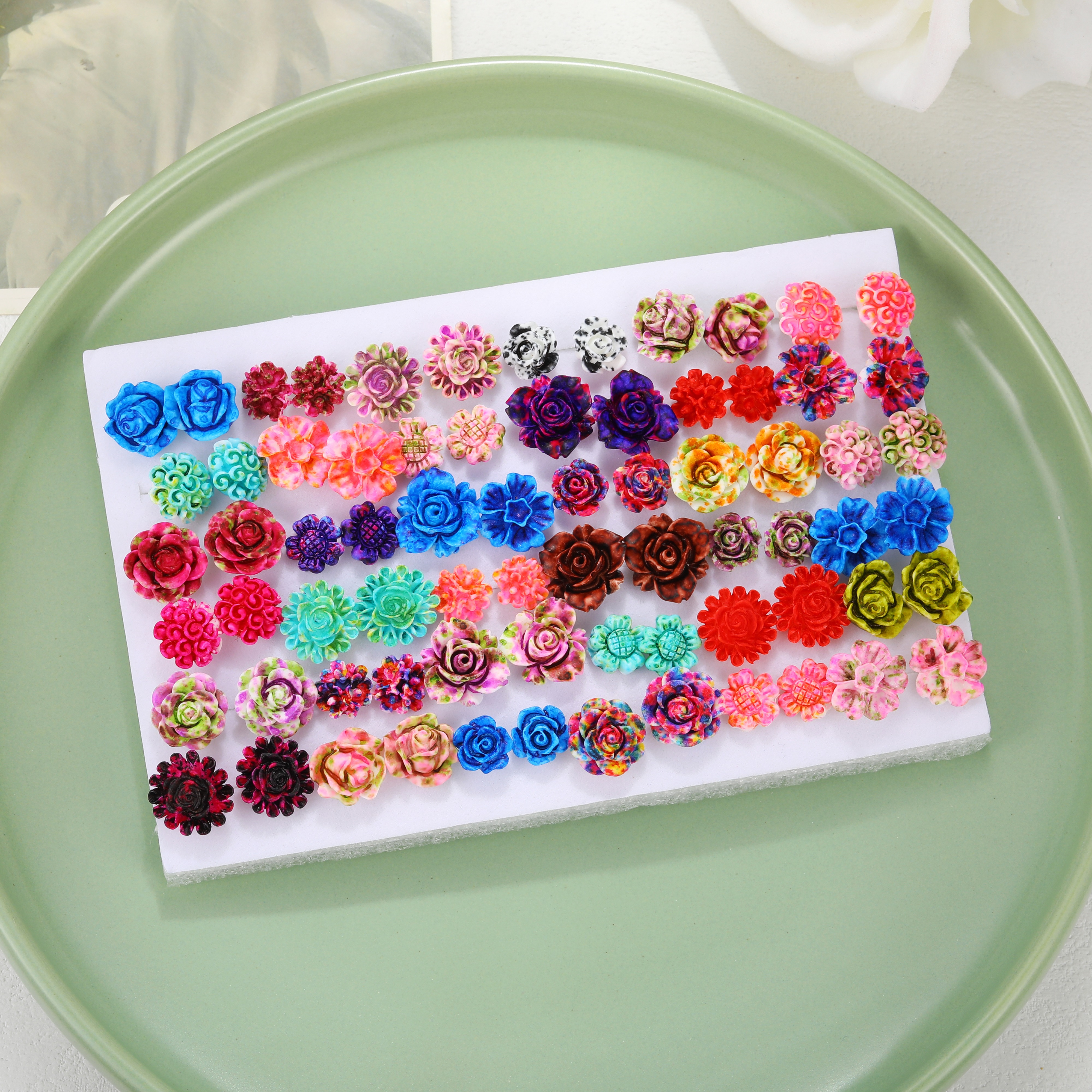 1 Set Simple Style Flower Plating Inlay Resin Artificial Gemstones Resin Gold Plated Silver Plated Ear Studs display picture 11