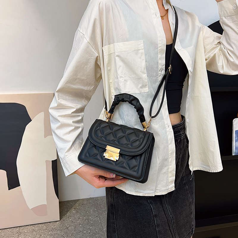 Women's All Seasons Pu Leather Elegant Handbag display picture 8