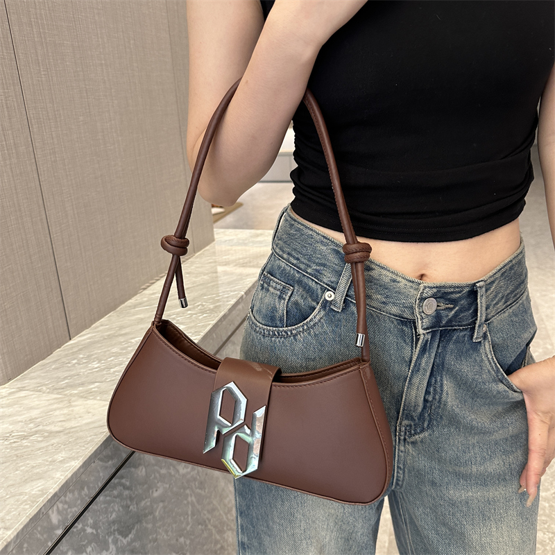 Women's All Seasons Pu Leather Streetwear Shoulder Bag Underarm Bag display picture 9