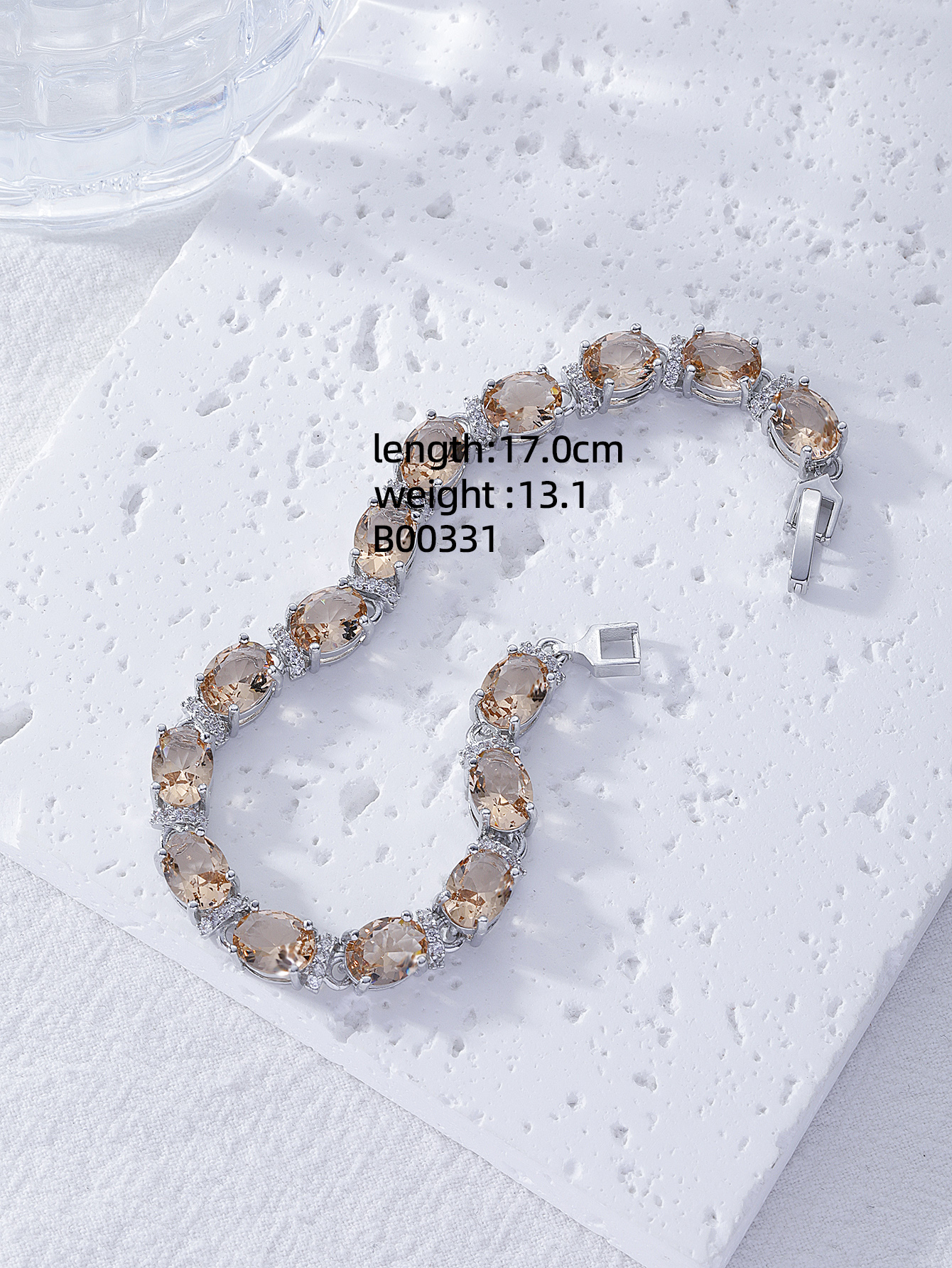 Ig Style Simple Style Oval Copper Inlay Zircon Tennis Bracelet display picture 1