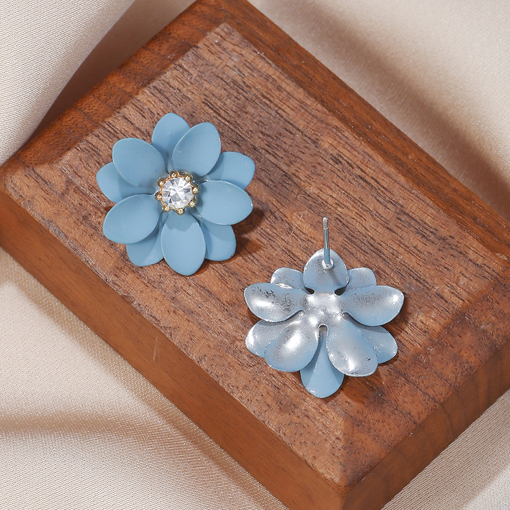1 Pair Modern Style Flower Stoving Varnish Inlay Iron Rhinestones Ear Studs display picture 4