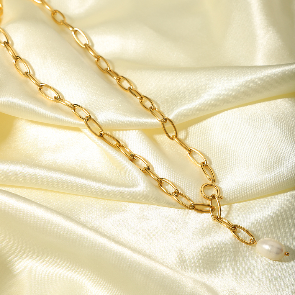 201 Stainless Steel Freshwater Pearl 18K Gold Plated Baroque Style Commute Beaded Plating Solid Color Sweater Chain Necklace display picture 5