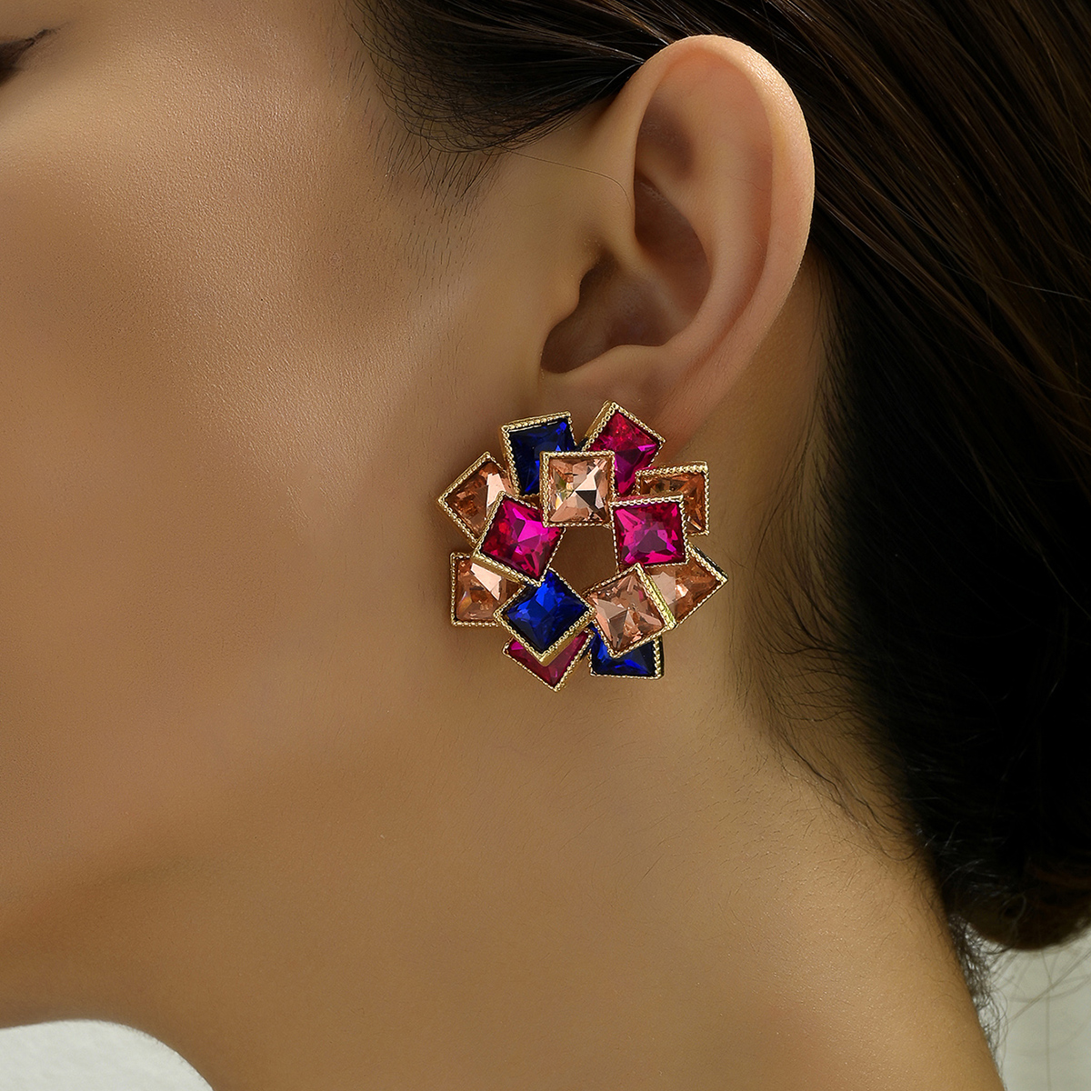 1 Pair Luxurious Shiny Square Plating Inlay Alloy Rhinestones Glass Stone Zircon 18K Gold Plated Ear Studs display picture 4