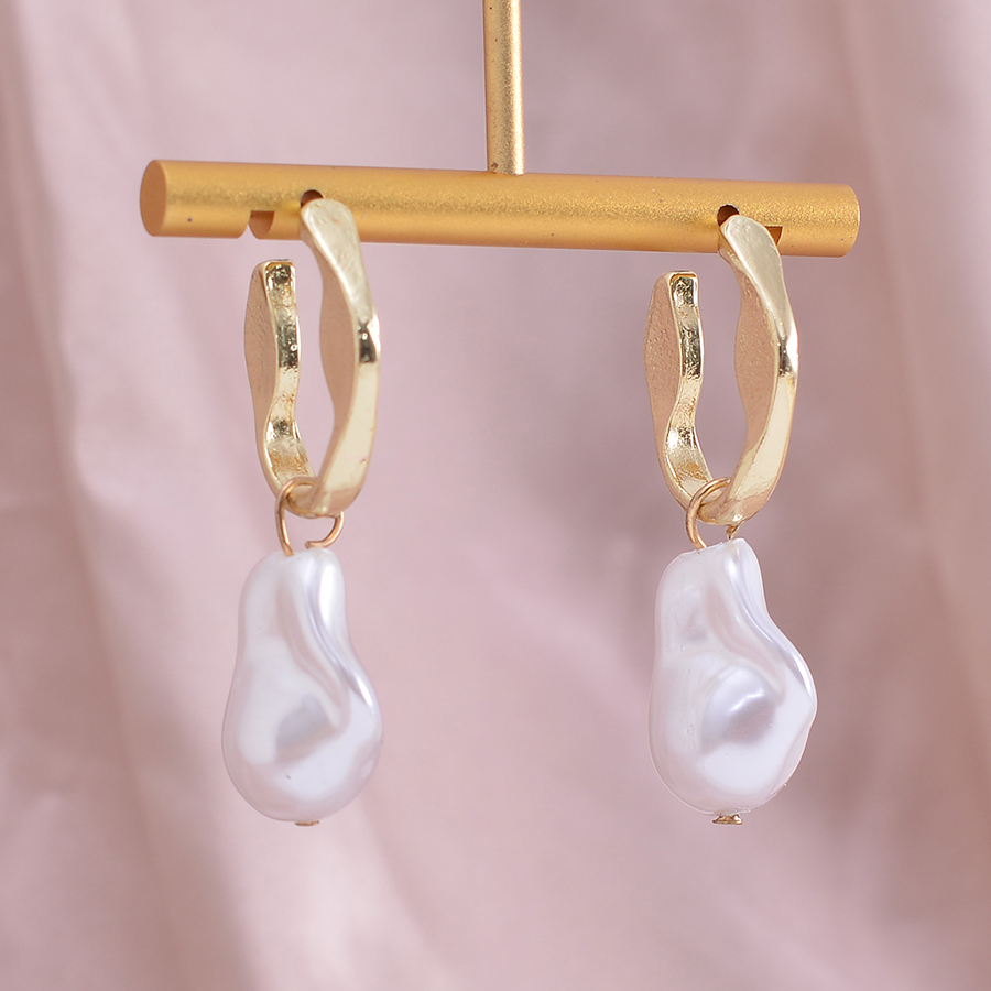 1 Pair Elegant Sweet Artistic Geometric Imitation Pearl Alloy Drop Earrings display picture 2