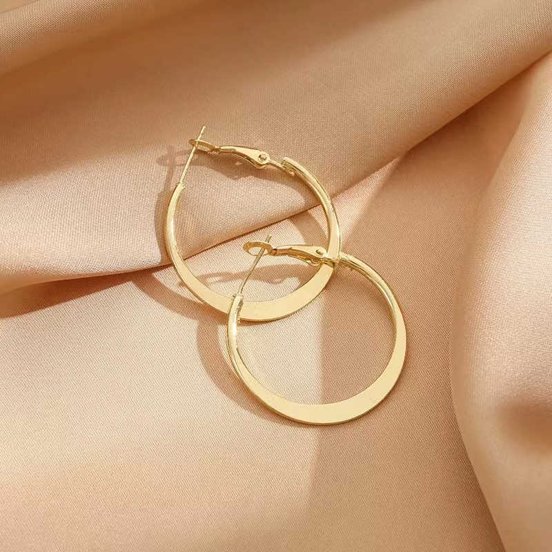 1 Pair Vintage Style Lady Geometric Heart Shape Plating Alloy Gold Plated Earrings display picture 5