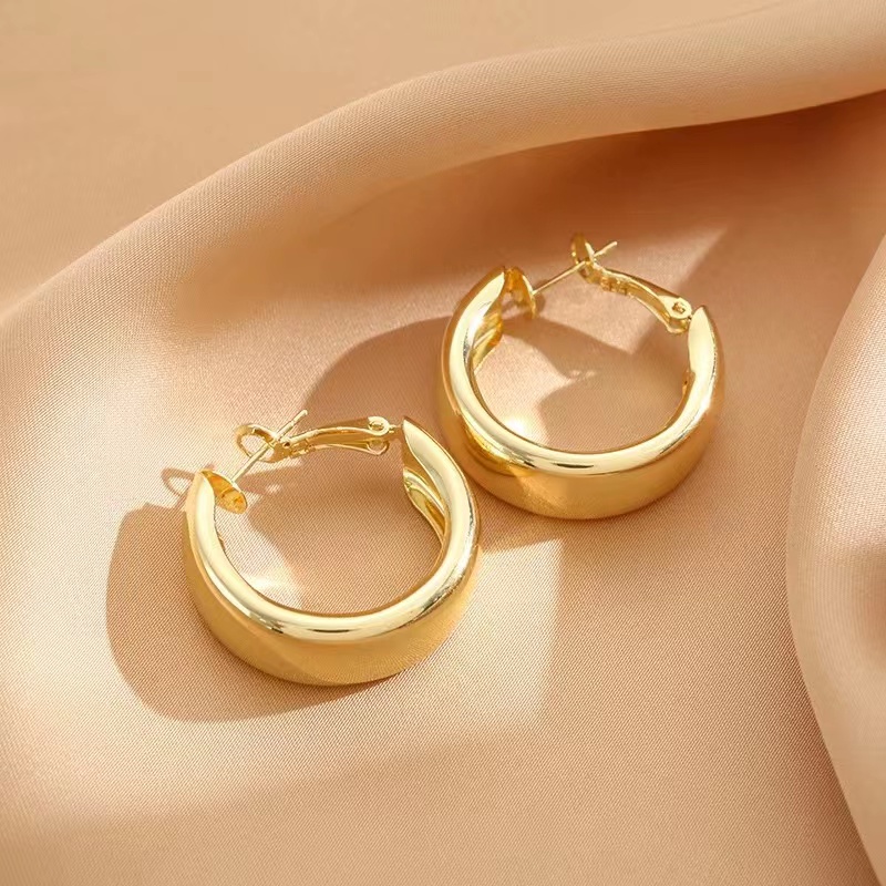 1 Paar Vintage-stil Dame Geometrisch Herzform Überzug Legierung Vergoldet Ohrringe display picture 6