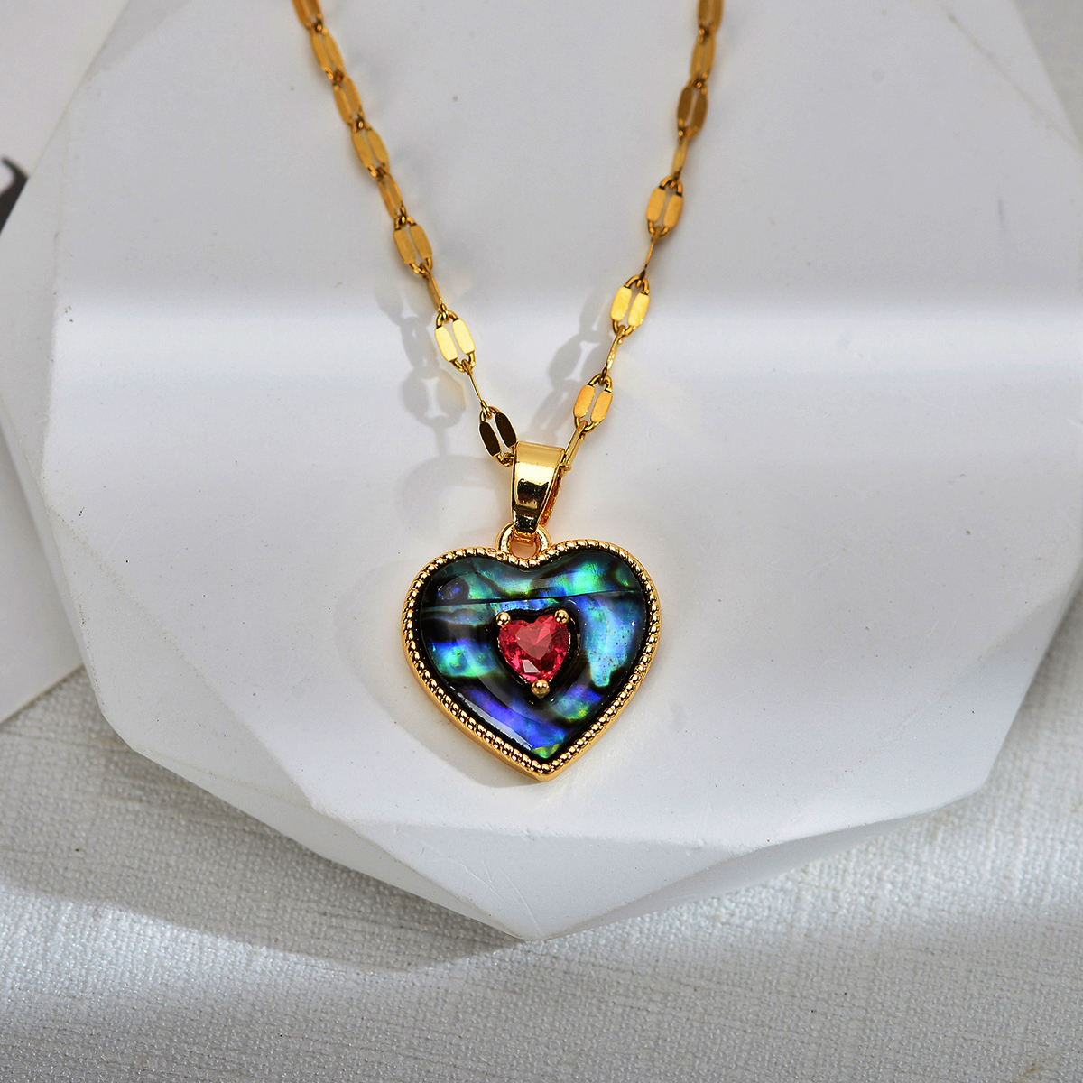 Streetwear Heart Shape Titanium Steel Copper Epoxy Transparent Inlay Agate Zircon Pendant Necklace display picture 3