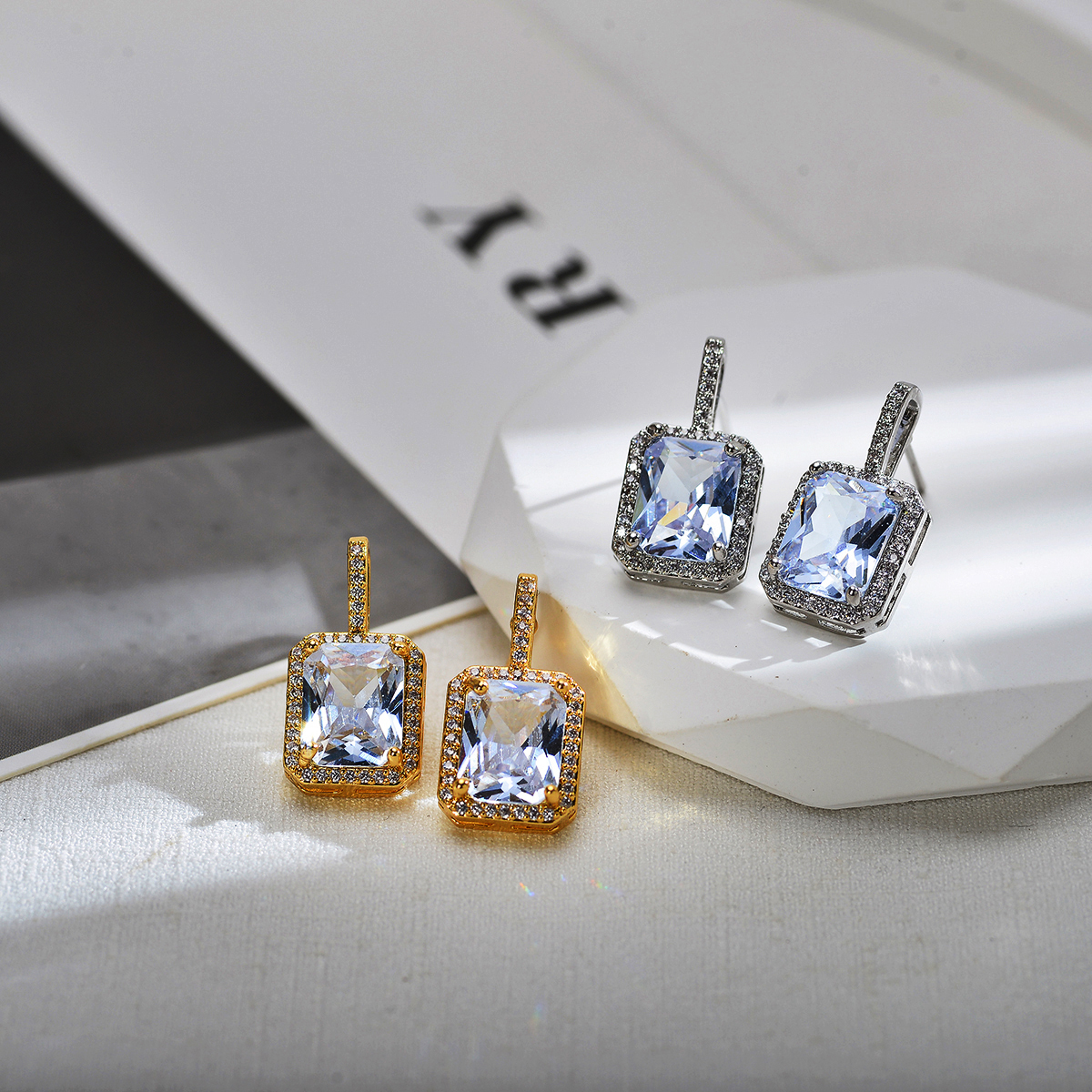 Elegant Luxurious Square Copper Inlay Carving Zircon Earrings Necklace display picture 2