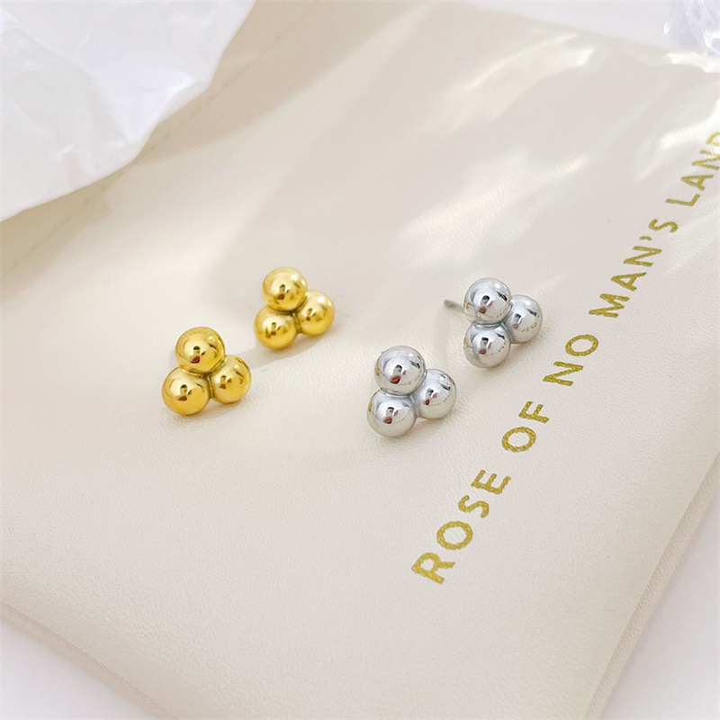 1 Pair Simple Style Ball Patchwork Plating Stainless Steel White Gold Plated Gold Plated Ear Studs display picture 2