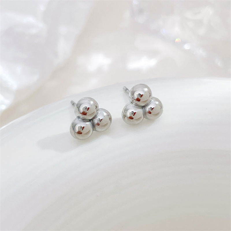 1 Pair Simple Style Ball Patchwork Plating Stainless Steel White Gold Plated Gold Plated Ear Studs display picture 4