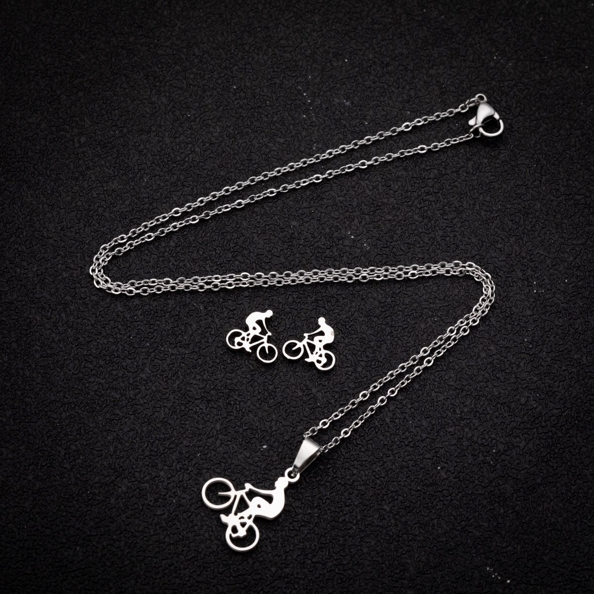 Simple Style Classic Style Sports Bicycle Stainless Steel Plating 18k Gold Plated Earrings Necklace Jewelry Set display picture 4