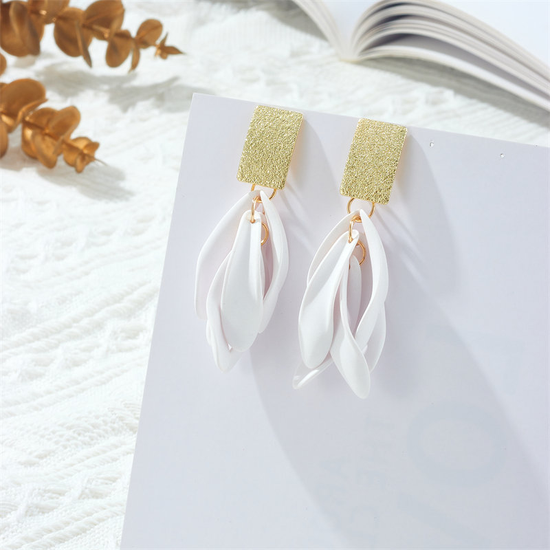 1 Pair Lady Vacation Petal Arylic Alloy Drop Earrings display picture 2