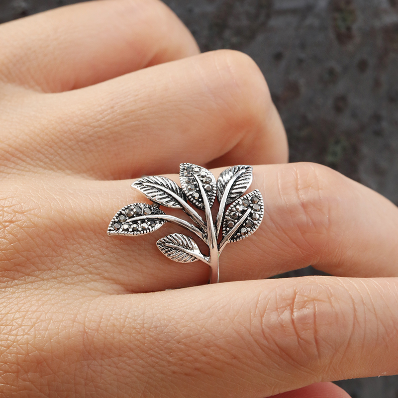 Antique Silver Elegant Leaf Inlay Zircon Open Rings display picture 26