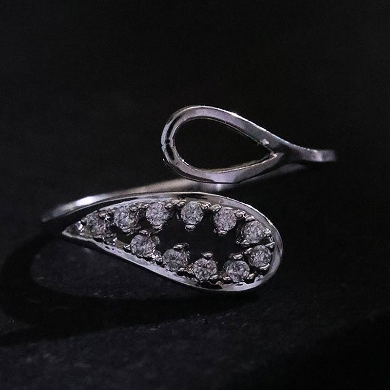 Antique Silver Elegant Leaf Inlay Zircon Open Rings display picture 36