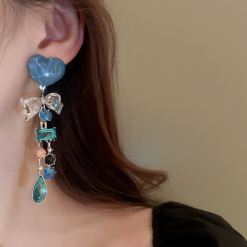 1 Pair Korean Style Heart Shape Inlay Beaded Crystal Drop Earrings display picture 7