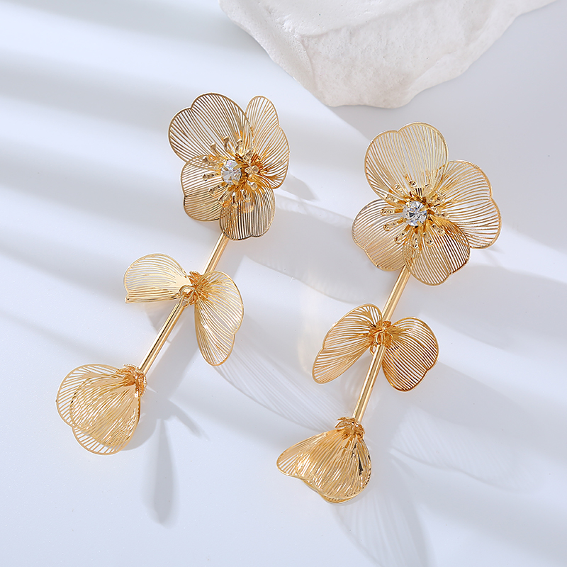1 Pair Elegant Luxurious Flower Inlay Alloy Rhinestones Drop Earrings display picture 2