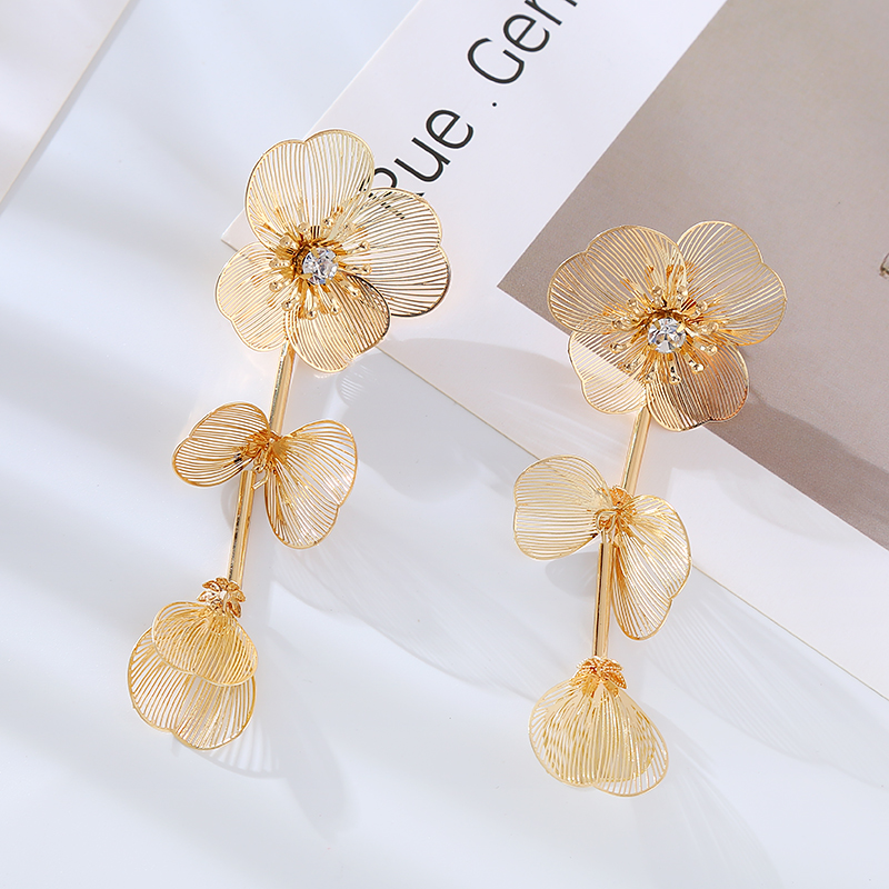 1 Pair Elegant Luxurious Flower Inlay Alloy Rhinestones Drop Earrings display picture 5