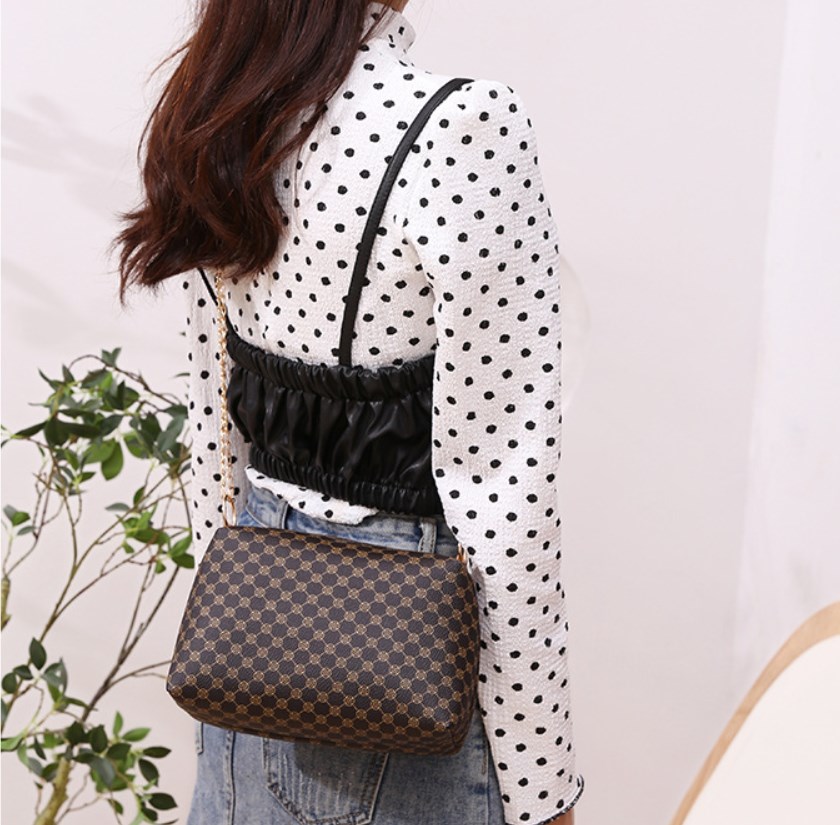 Women's Small Pu Leather Printing Streetwear Oval Zipper Shoulder Bag Crossbody Bag display picture 3