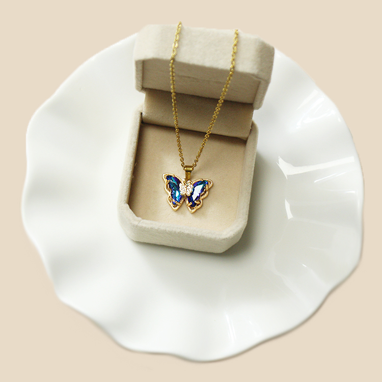 Casual Butterfly Stainless Steel Plating Inlay Zircon Gold Plated Pendant Necklace display picture 3