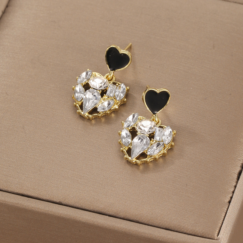 1 Pair Cute Sweet Heart Shape Three-dimensional Hollow Out Alloy Drop Earrings display picture 1