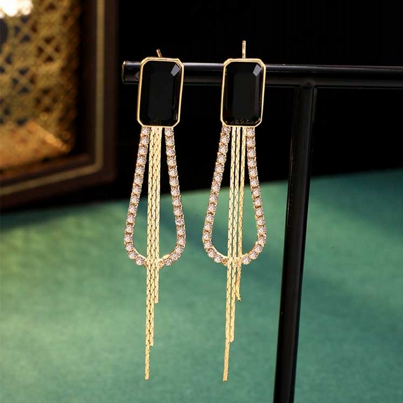 1 Pair Elegant Lady Korean Style Rectangle Inlay Alloy Crystal Gold Plated Drop Earrings display picture 2