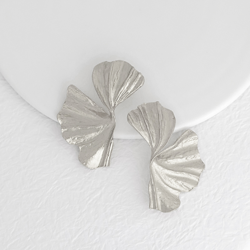 1 Pair Luxurious Leaves Plating Alloy Gold Plated Ear Studs display picture 1