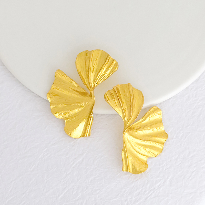 1 Pair Luxurious Leaves Plating Alloy Gold Plated Ear Studs display picture 4