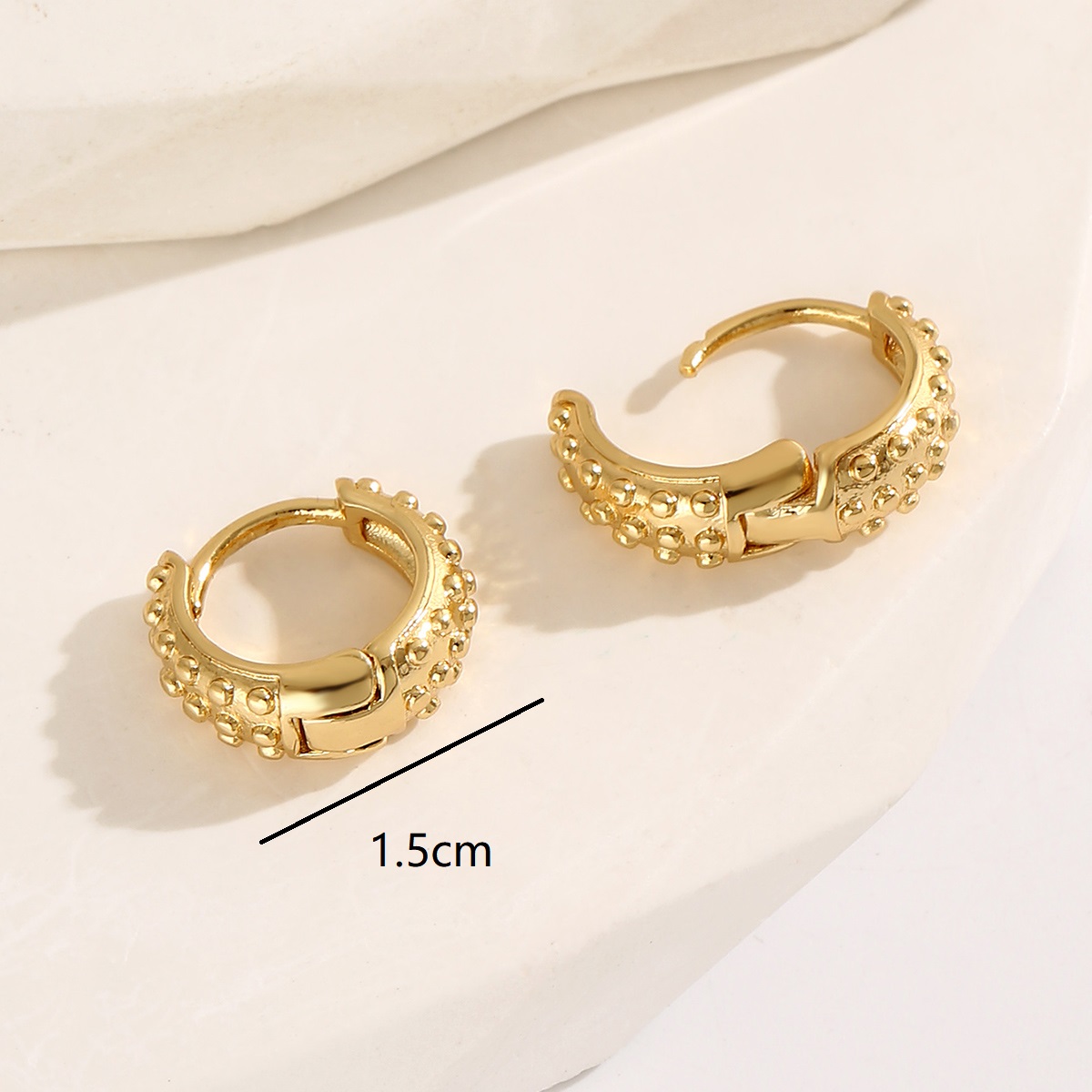 1 Paire Style Simple Forme De Cœur Placage Le Cuivre Plaqué Or 18k Des Boucles D'oreilles display picture 1