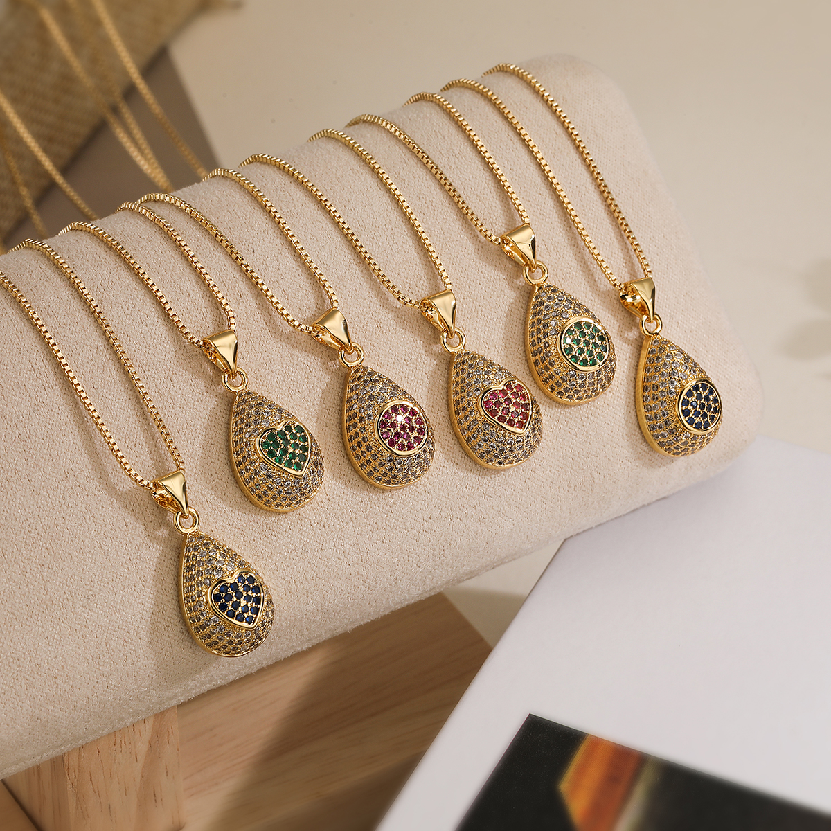 Simple Style Water Droplets Copper 18k Gold Plated Zircon Pendant Necklace In Bulk display picture 8