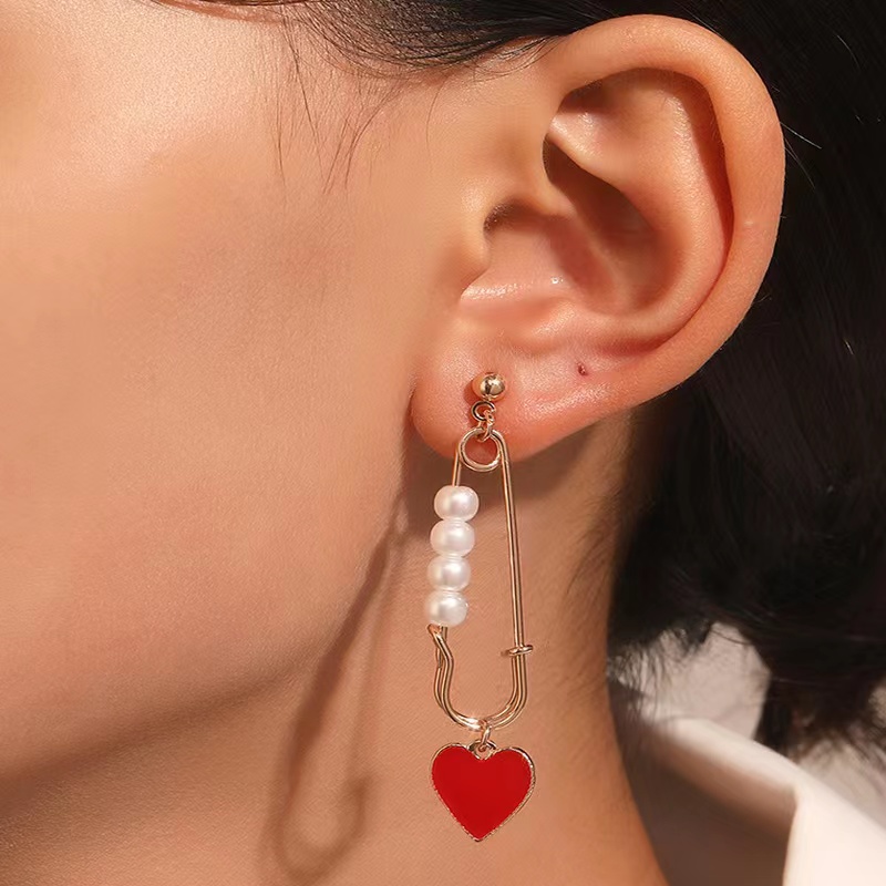 1 Piece Glam Novelty Paper Clip Heart Shape Plating Inlay Alloy Artificial Pearls Gold Plated Drop Earrings display picture 1