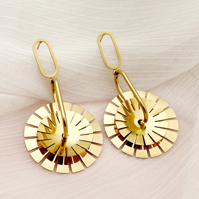 1 Pair Casual Gear Plating 304 Stainless Steel 14K Gold Plated Earrings display picture 1