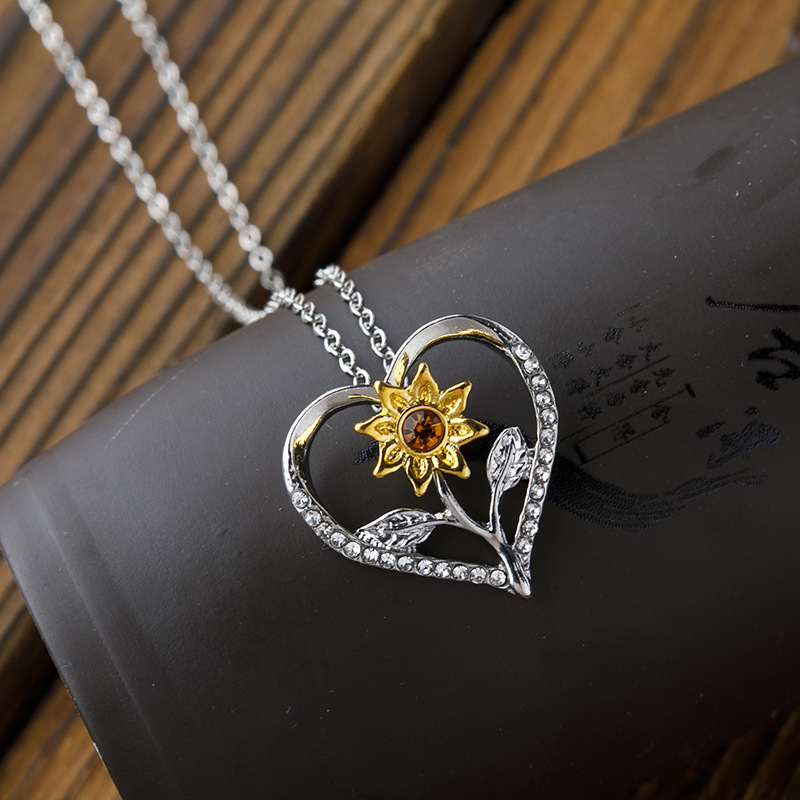 Großhandel Schmuck Süss Sonnenblume Herzform Legierung Eisen Strasssteine Überzug Inlay Halskette Mit Anhänger display picture 2