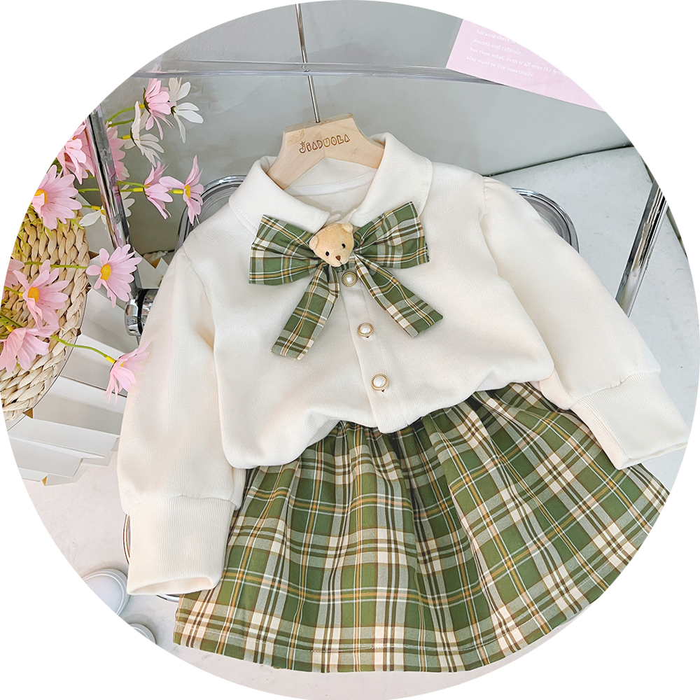 Casual Princess Plaid Bear Bowknot Cotton Girls Clothing Sets display picture 4