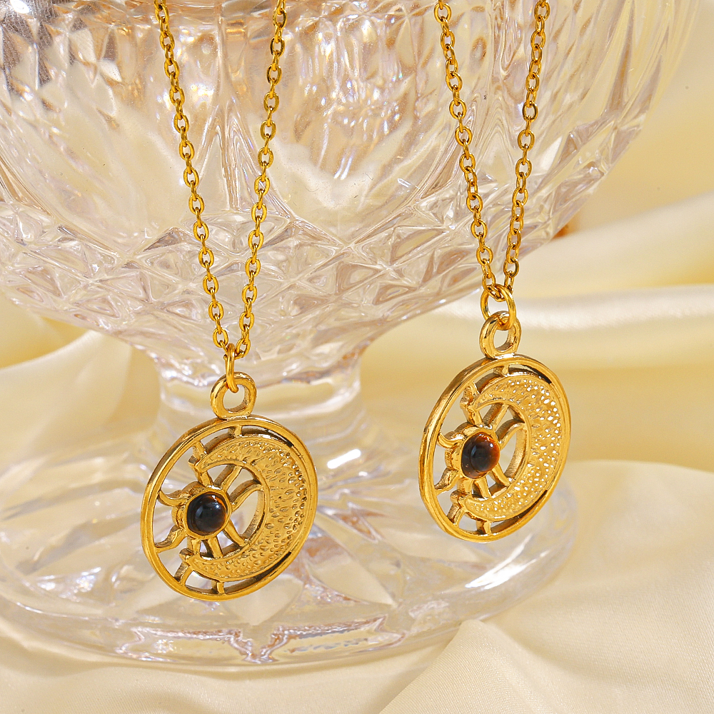 304 Stainless Steel 18K Gold Plated Vintage Style Plating Sun Moon Natural Stone Necklace display picture 1