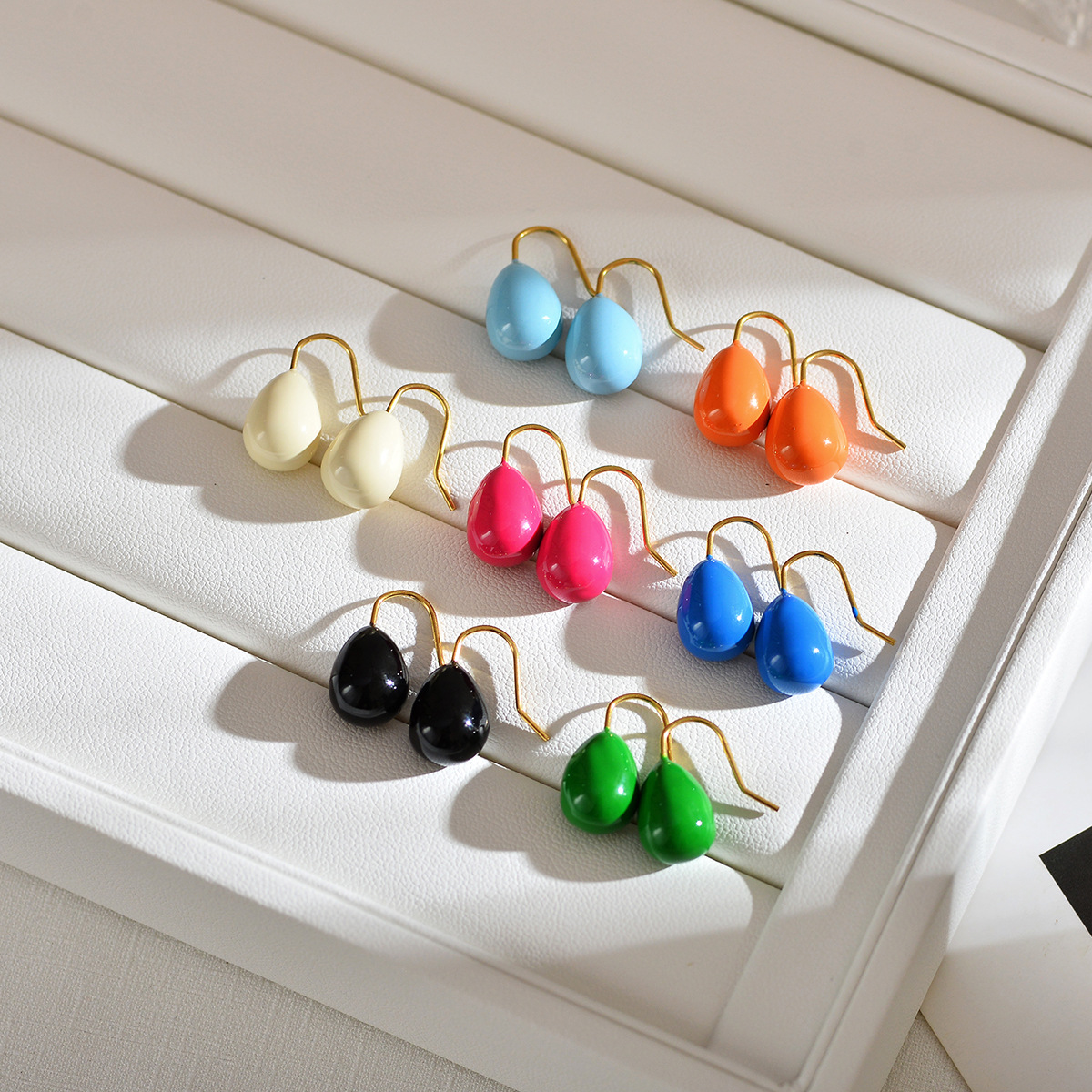 1 Pair Modern Style Solid Color Enamel Stainless Steel 18k Gold Plated Ear Studs display picture 9