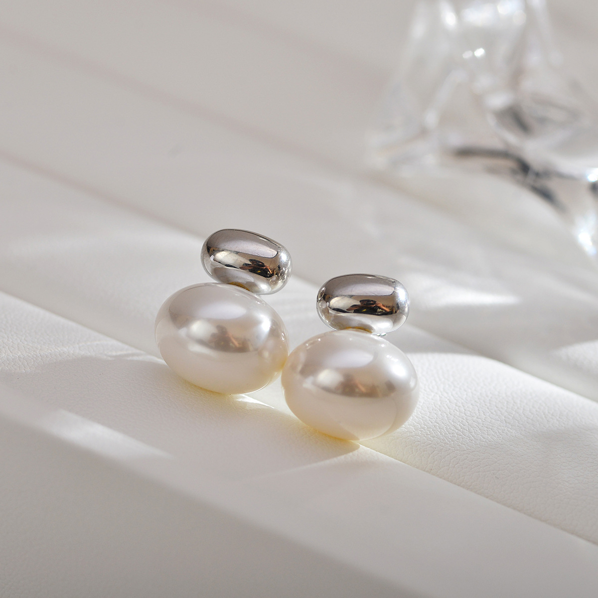 1 Pair Lady Geometric Inlay Stainless Steel Pearl Zircon Ear Studs display picture 2