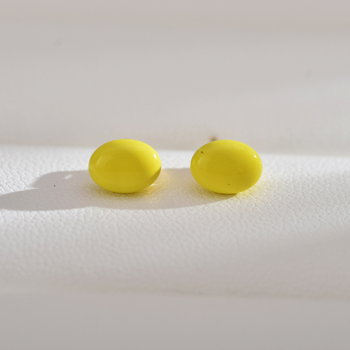 1 Pair Simple Style Solid Color Enamel Freshwater Pearl Ear Studs display picture 5
