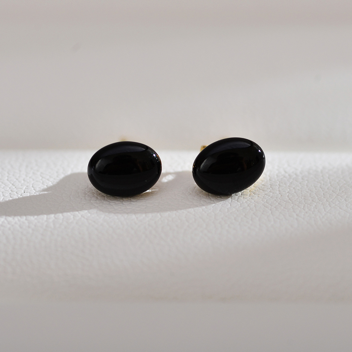 1 Pair Simple Style Solid Color Enamel Freshwater Pearl Ear Studs display picture 4