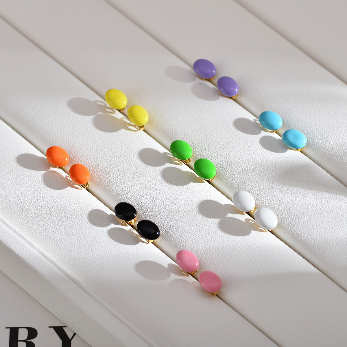 1 Pair Simple Style Solid Color Enamel Freshwater Pearl Ear Studs display picture 8