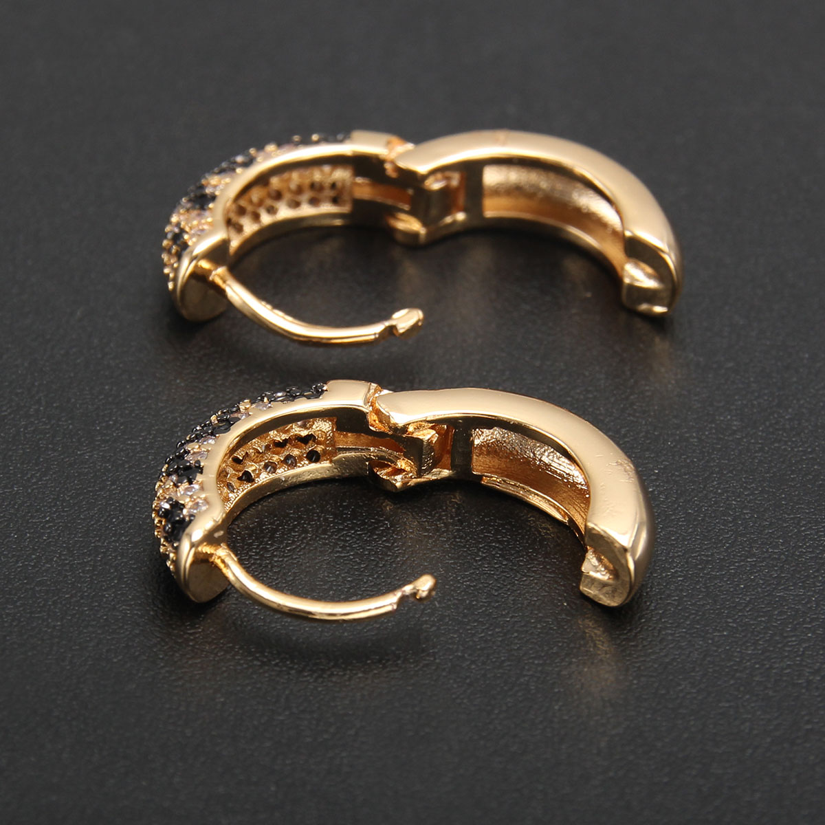 1 Pair Elegant Vintage Style Luxurious Leopard Plating Inlay Copper Zircon 18K Gold Plated Earrings display picture 6