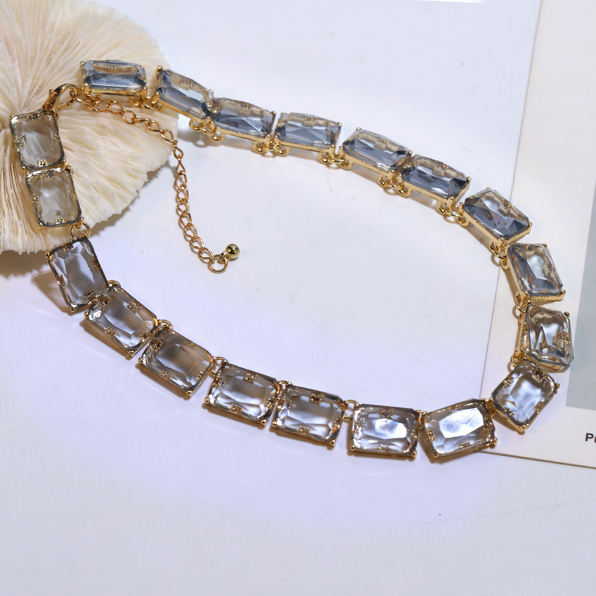 Luxuriös Einfacher Stil Glänzend Geometrisch Legierung Inlay Harz Frau Halskette display picture 1