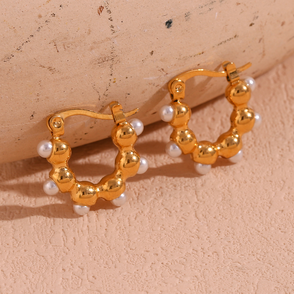 1 Paar Basic Einfacher Stil Klassischer Stil Irregulär Überzug Inlay Rostfreier Stahl Künstliche Perlen 18 Karat Vergoldet Reif Ohrringe display picture 5